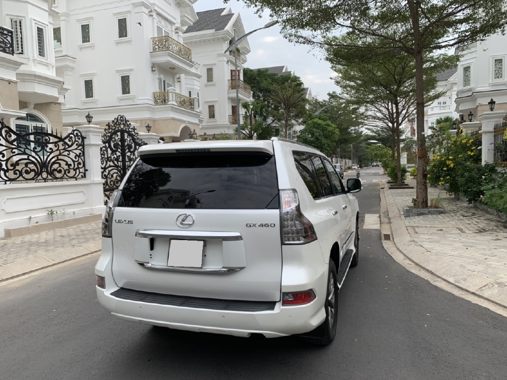 Bán xe Lexus GX460 đời 2016 màu trắng nội thất đen