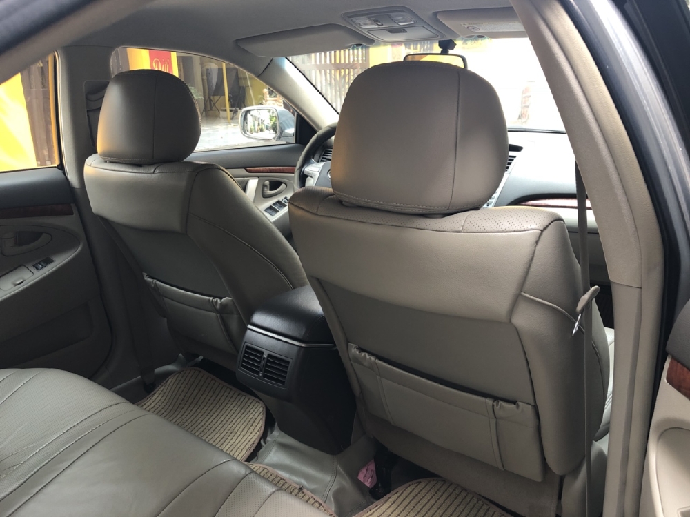 Bán xe Camry 2.4G đời 2011 số tự động màu xám bstp