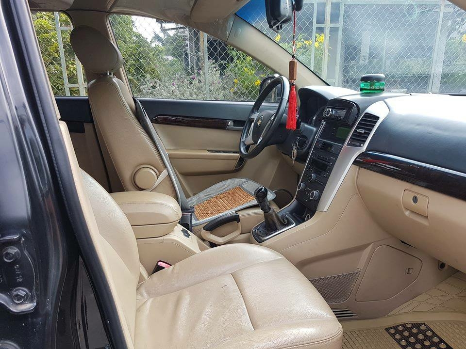 Cần bán xe Chevrolet Captiva 2007 số sàn màu đen huyền thoại