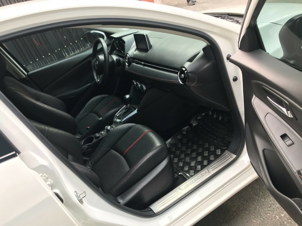 Lên sóng em Mazda 2 model 2017 đk 2018 số tự động