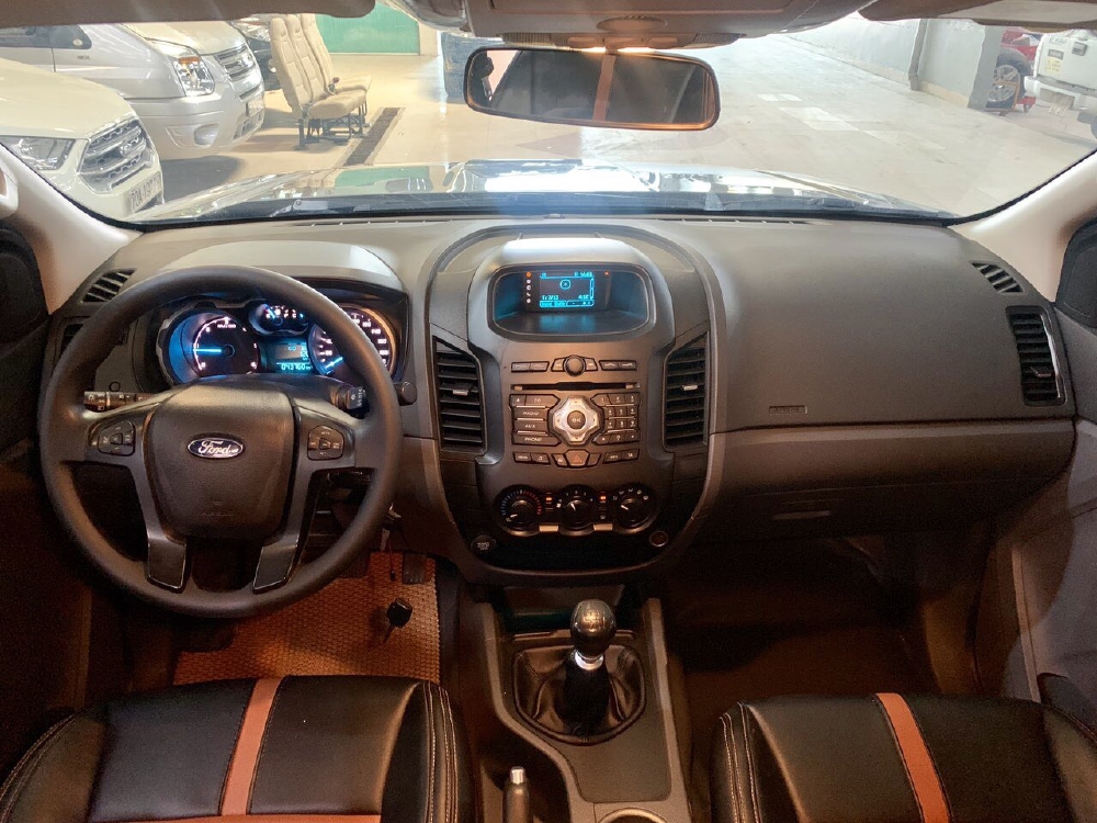 Bán Ford Ranger XLS 01 cầu sx 2017 màu vàng thùng thấp