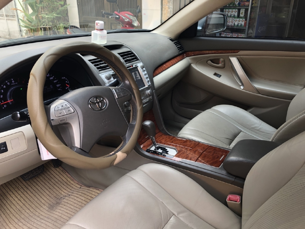 Bán xe Camry 2.4G đời 2011 số tự động màu xám bstp
