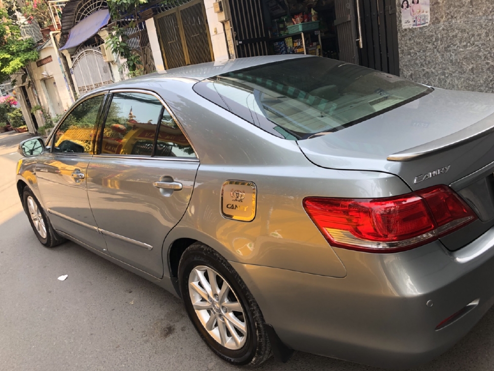 Bán xe Camry 2.4G đời 2011 số tự động màu xám bstp