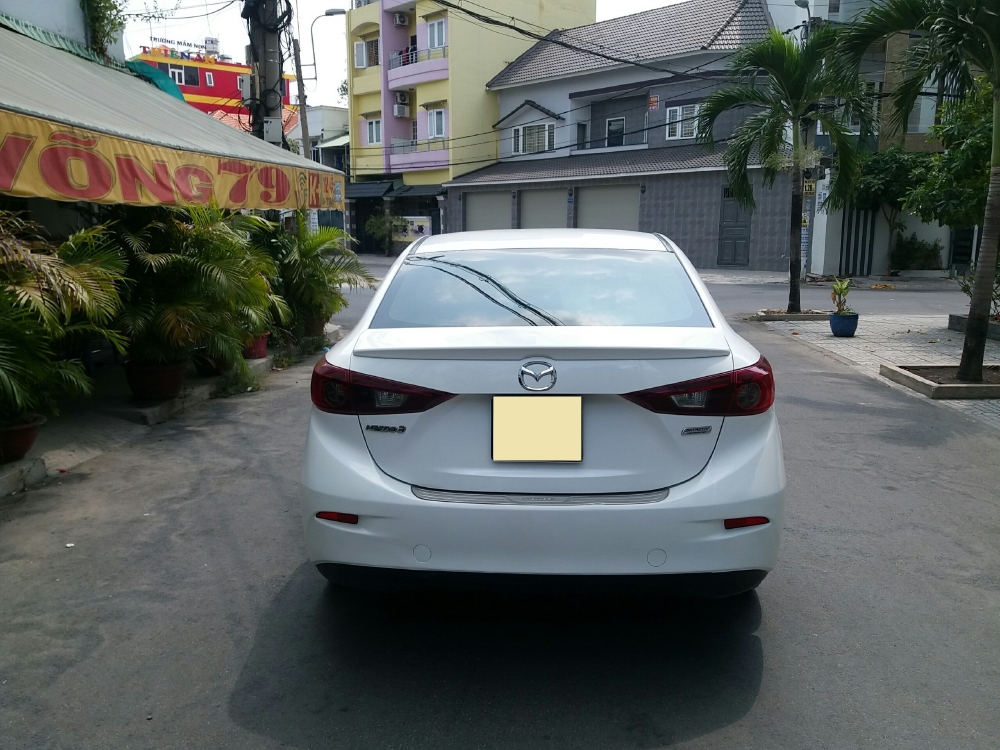 Bán chiếc Mazda 3 tự động 2017 dk 2018 Trắng