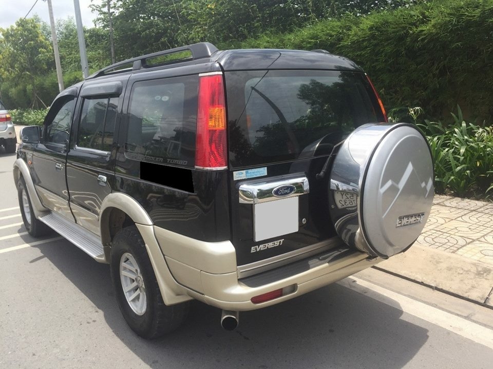 Cần tiền bán Ford Everest sx 2007, màu đen than