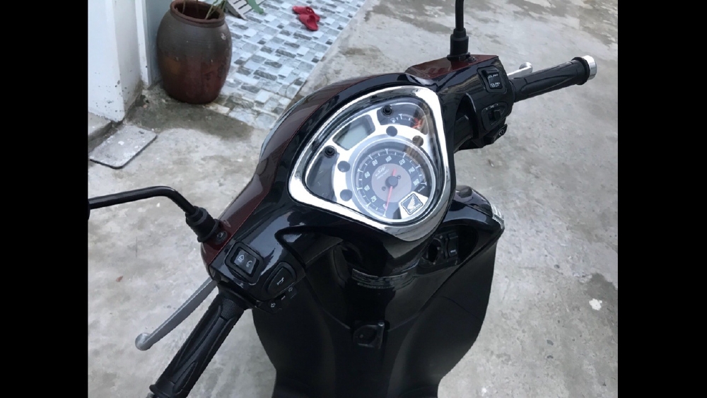 Bán xe Honda SH Mode 2018 khóa smartkey màu đỏ đô chính chủ