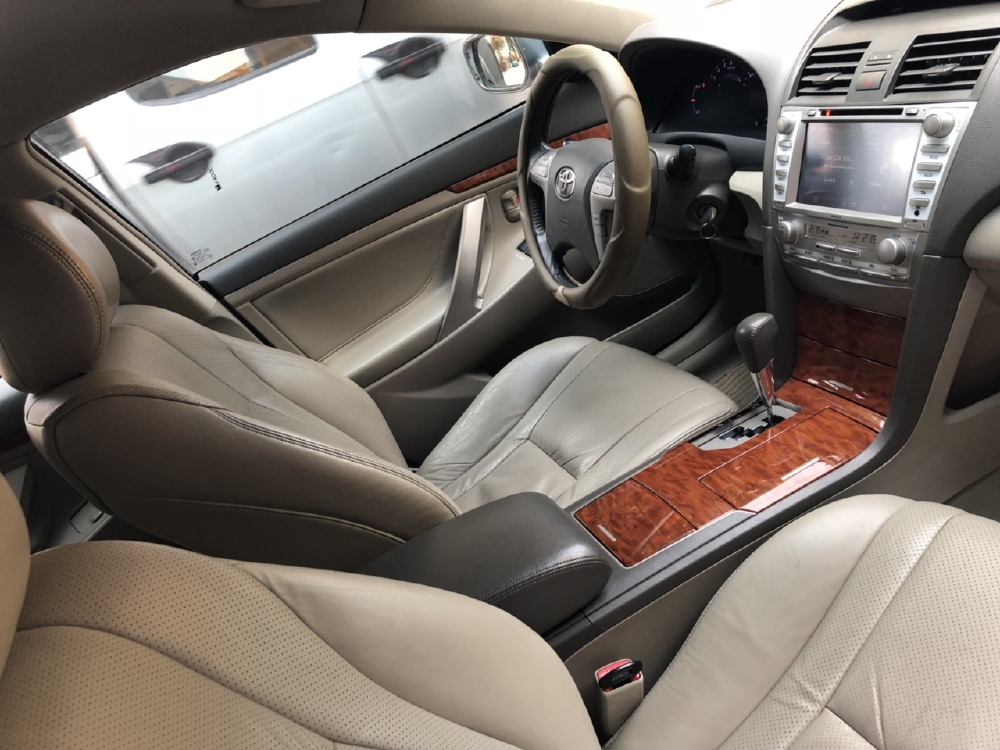 Bán xe Camry 2.4G đời 2011 số tự động màu xám bstp