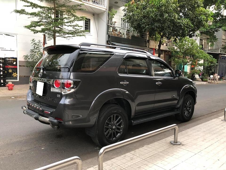 Bán Toyota Fortuner 2013 máy dầu Xám long chuột xe đi kỹ