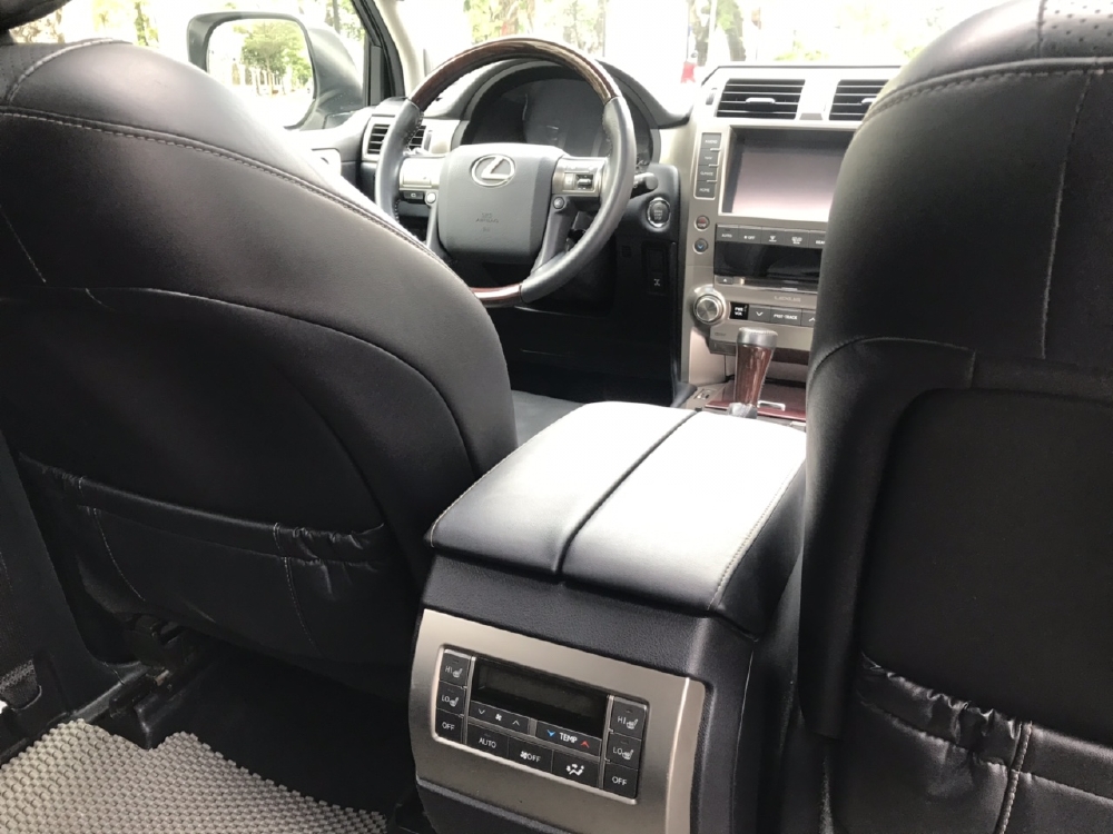 Bán xe Lexus GX460 đời 2016 màu trắng nội thất đen