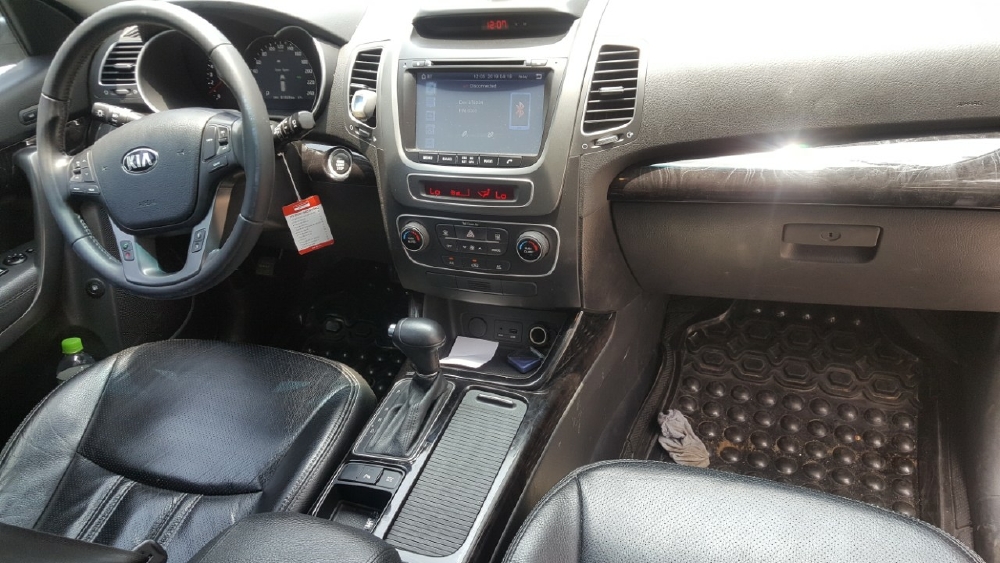Bán Kia New Sorento GATH 2.4AT màu bạc máy xăng số tự động bản sản xuất 2014 biển SG mẫu mới