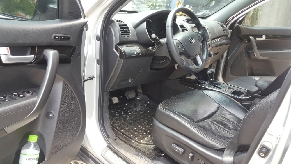 Bán Kia New Sorento GATH 2.4AT màu bạc máy xăng số tự động bản sản xuất 2014 biển SG mẫu mới