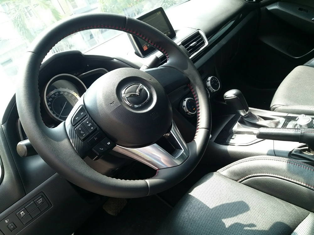 Bán chiếc Mazda 3 tự động 2017 dk 2018 Trắng