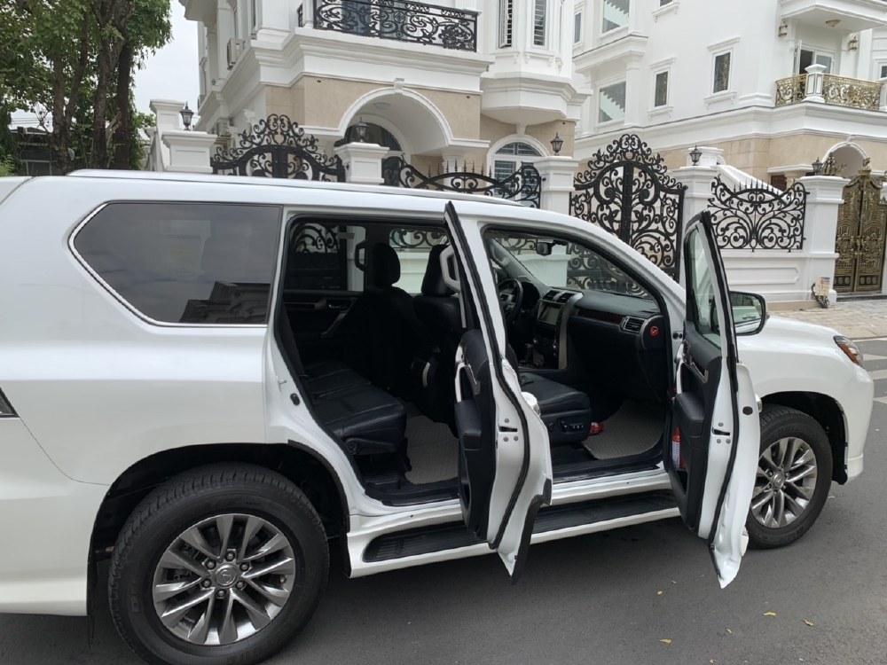 Bán xe Lexus GX460 đời 2016 màu trắng nội thất đen