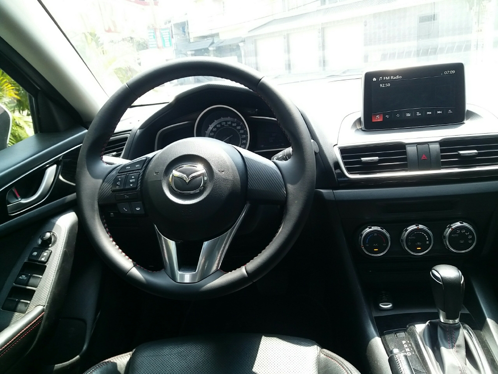 Bán chiếc Mazda 3 tự động 2017 dk 2018 Trắng