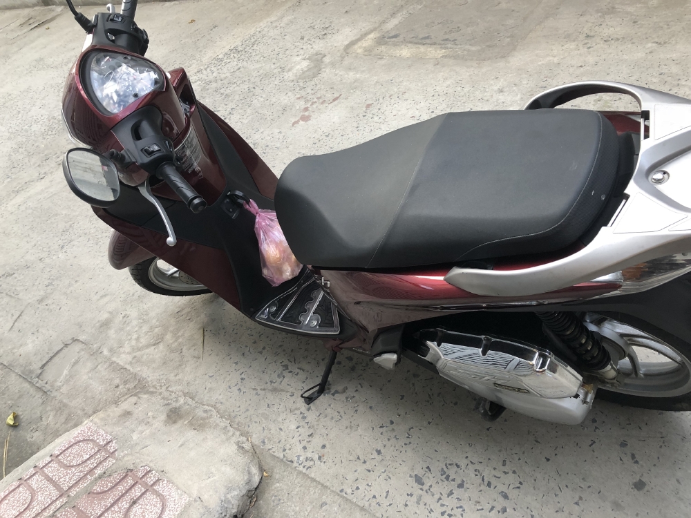 Em cần bán xe máy Honda SH125i 2015 màu đỏ mận
