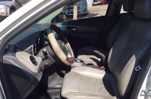 Bán em Cruze 2011 Ltz màu trắng xe còn rất đẹp