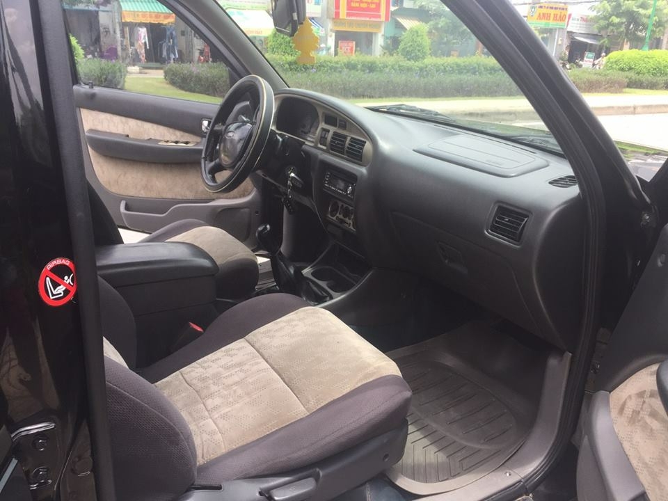 Cần tiền bán Ford Everest sx 2007, màu đen than