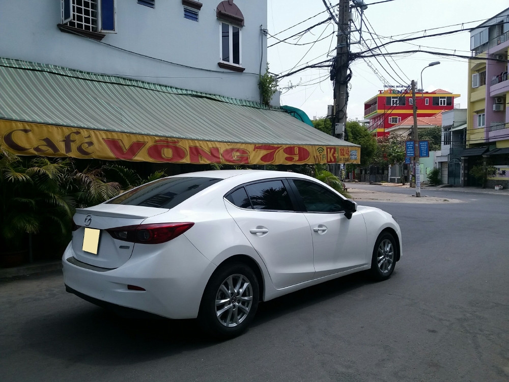 Bán chiếc Mazda 3 tự động 2017 dk 2018 Trắng