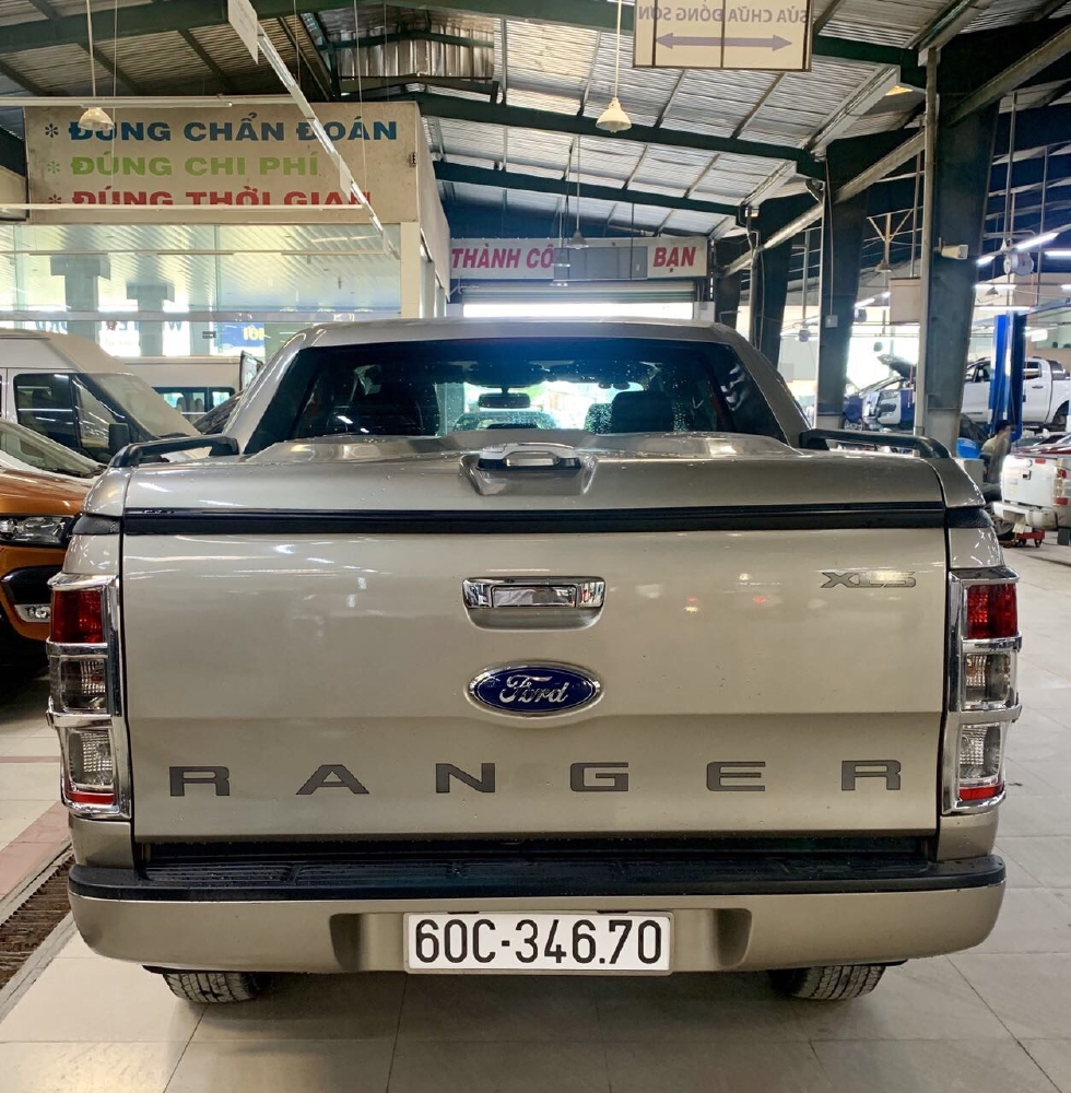 Bán Ford Ranger XLS 01 cầu sx 2017 màu vàng thùng thấp
