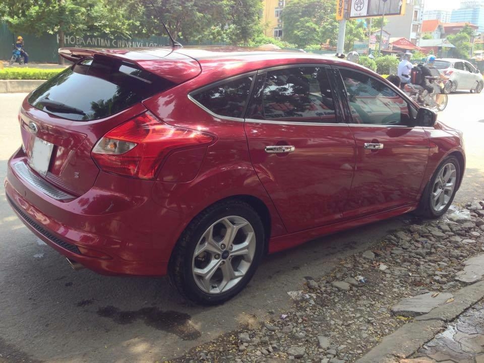 Cần bán gấp xe Focus 2.0, dòng S, sản xuất 2015