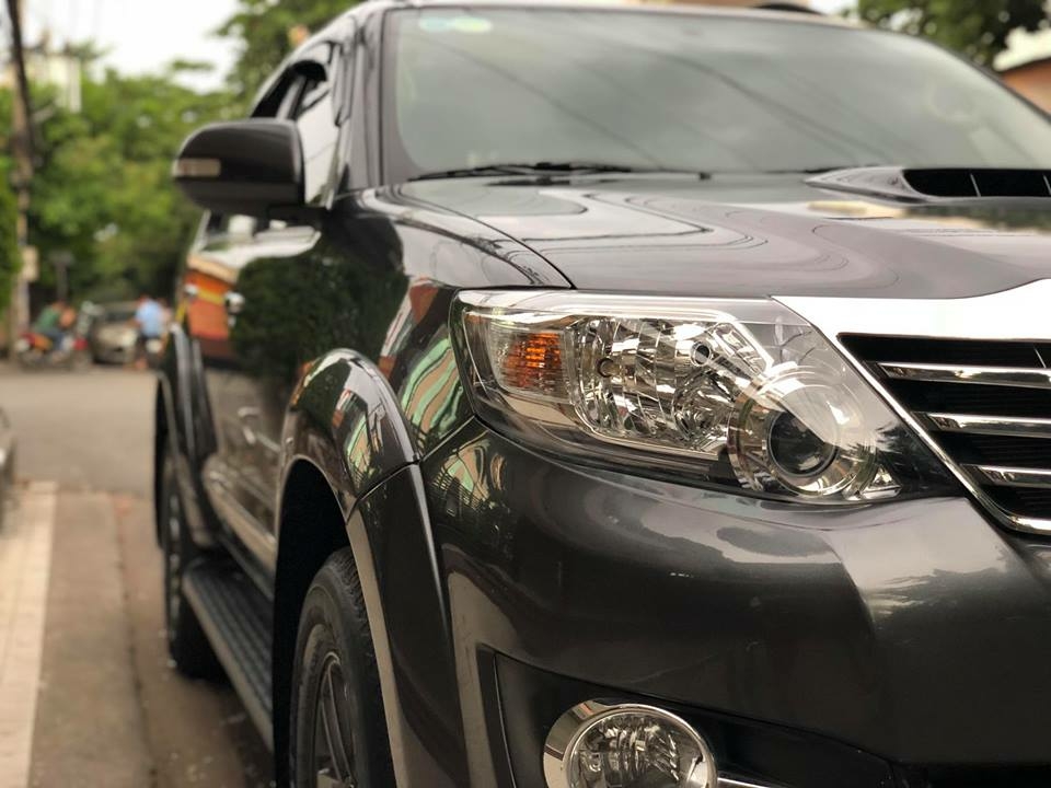 Bán Toyota Fortuner 2013 máy dầu Xám long chuột xe đi kỹ