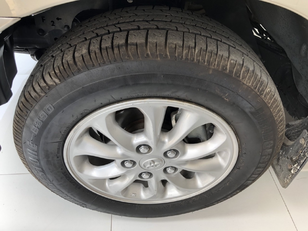 Bán Innova E 2014, màu vàng cát, biển TP, giá TL, hổ trợ góp