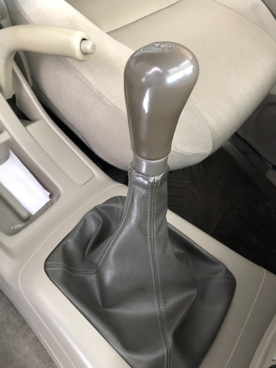 Bán Innova E 2014, màu vàng cát, biển TP, giá TL, hổ trợ góp