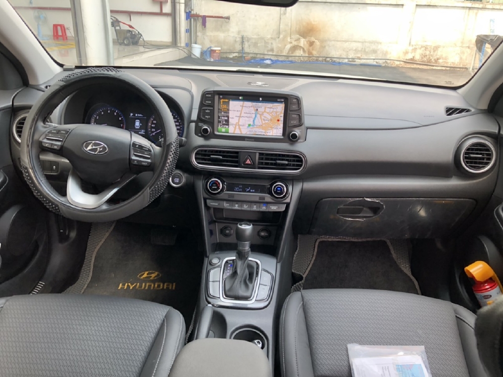 Bán Kona 2.0AT full, màu bạc, đúng chất, biển TP, giá TL, hổ trợ góp