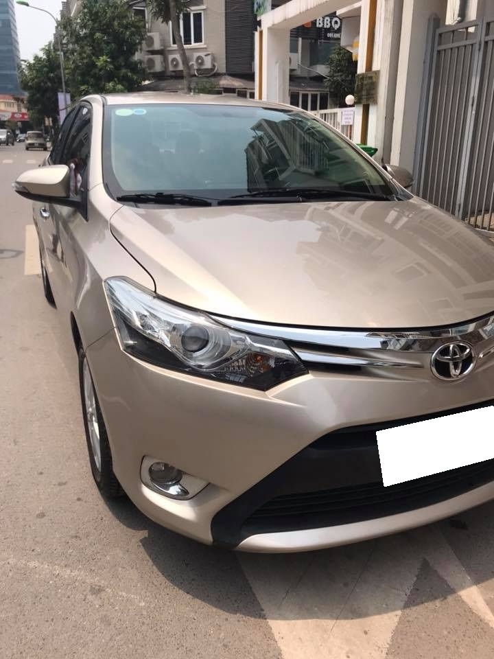 Gia đình cần bán Vios G, sản xuất 2017, số tư động, màu vàng cát