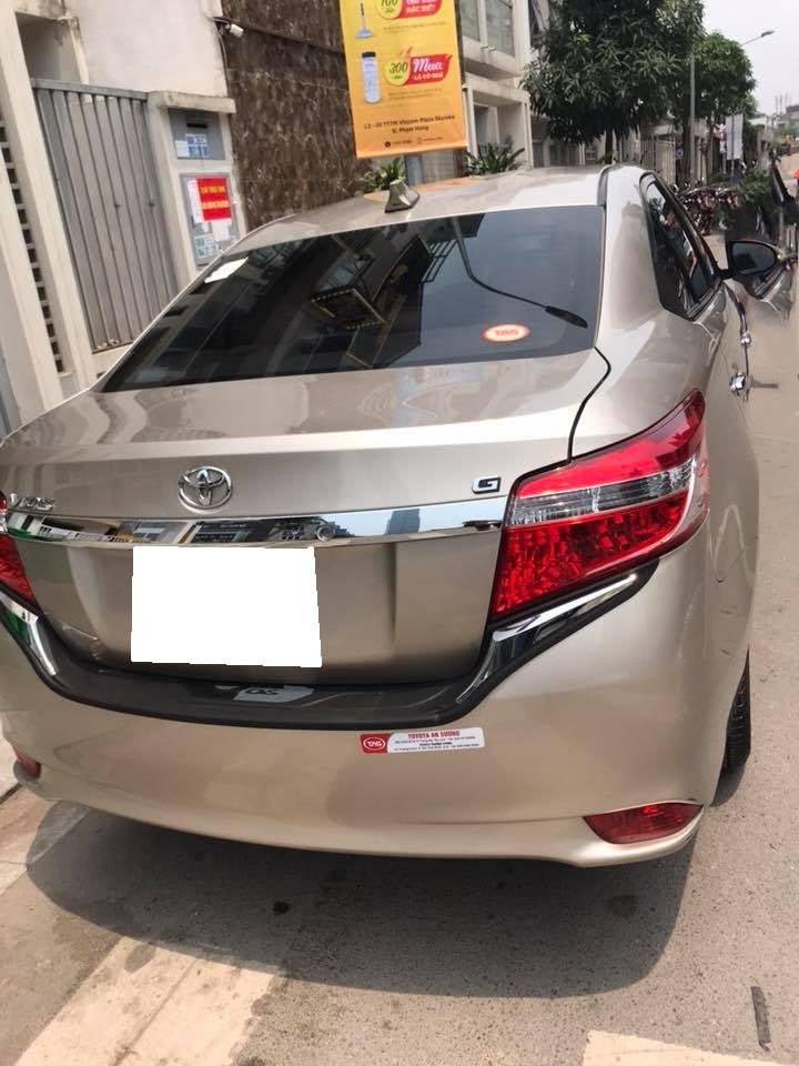 Gia đình cần bán Vios G, sản xuất 2017, số tư động, màu vàng cát