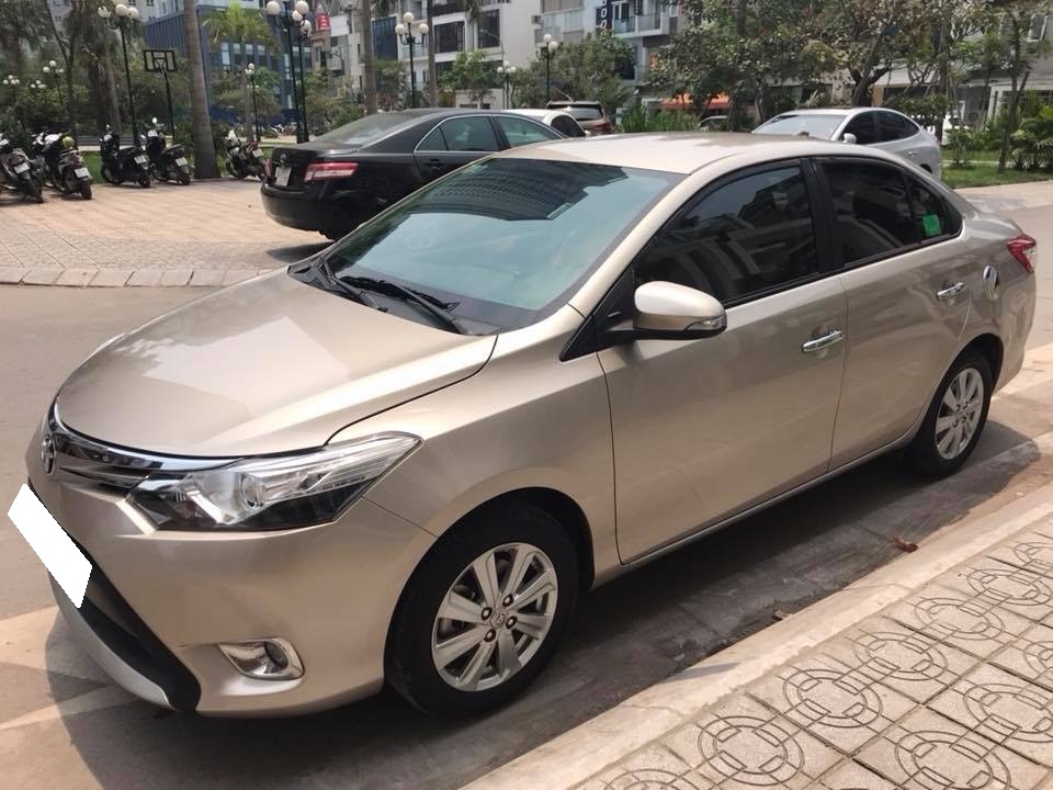 Gia đình cần bán Vios G, sản xuất 2017, số tư động, màu vàng cát