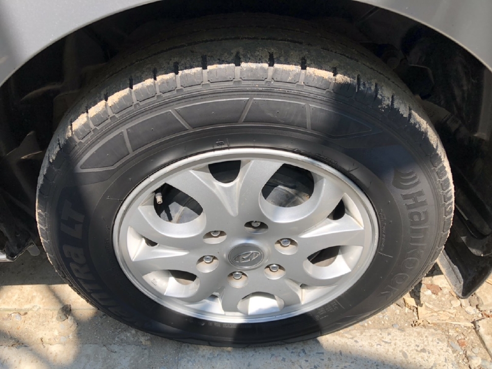 Bán Starex MT 2013 máy dầu, bản ghế xoay, đúng chất, biển TP, giá TL