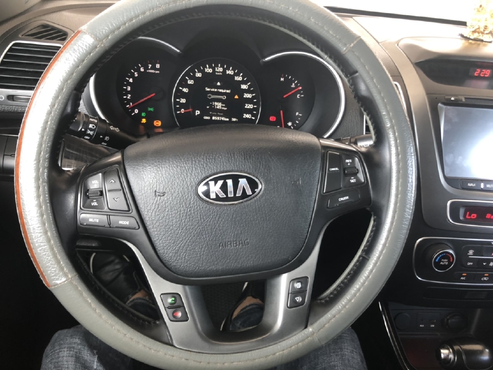 Bán Kia New Sorento GATH 2.4AT màu đen VIP máy xăng số tự động sản xuất 2015 bản full options