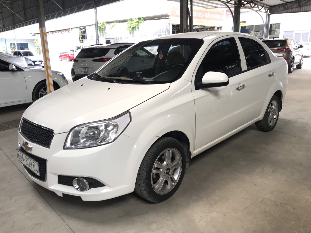Bán Chevrolet Aveo LTZ 1.5AT màu trắng số tự động sản xuất 2016 biển Đồng Nai 1 chủ đi 32000km