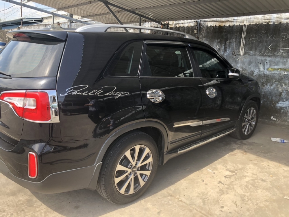 Bán Kia New Sorento GATH 2.4AT màu đen VIP máy xăng số tự động sản xuất 2015 bản full options