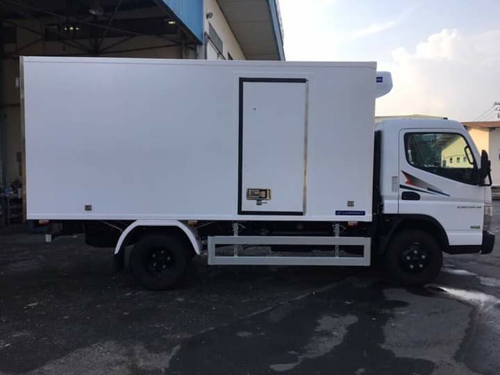 Xe tải thùng ĐÔNG LẠNH FUSO canter 6.5 tải 3 tấn - Trả Góp