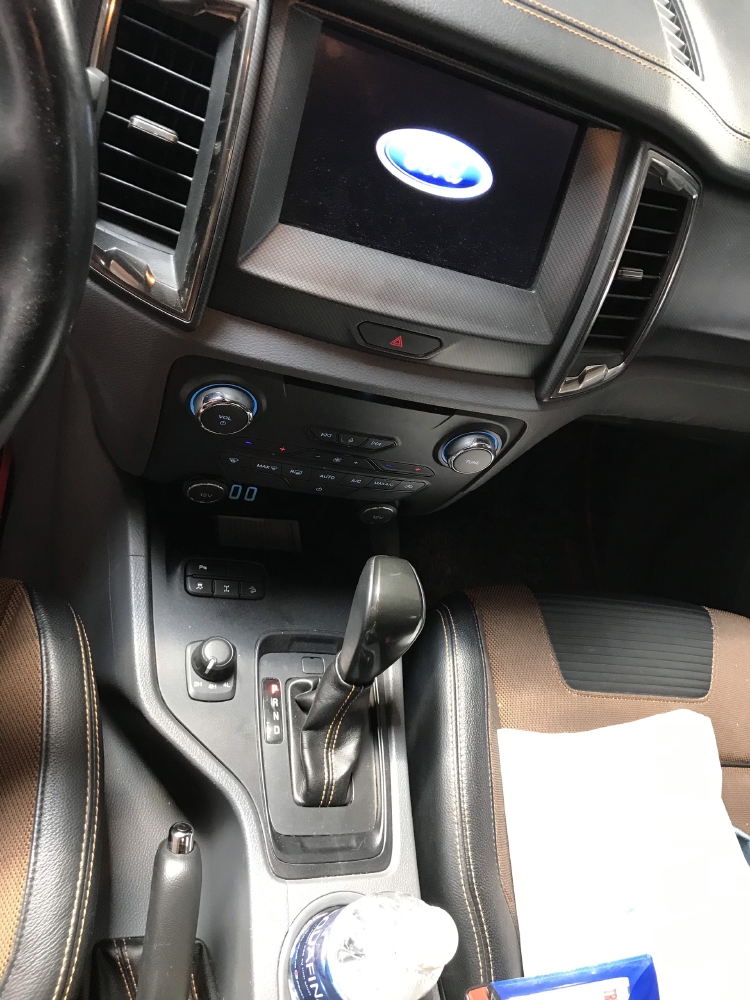 Bán Ford Ranger Wildtrak 3.2AT máy dầu số tự động 2 cầu 6 cấp auto nhập Thái Lan T12/2016 mẫu mới