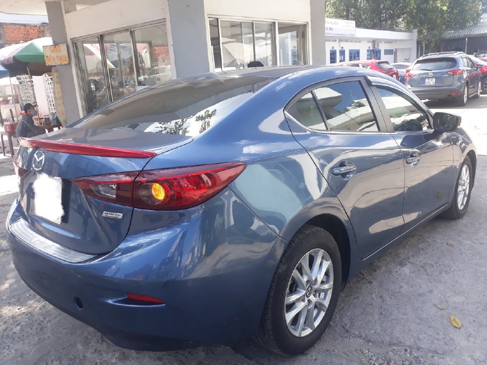 Bán Mazda 3 1.5AT sedan 2017 facelift, màu xanh, giá TL, hổ trợ góp
