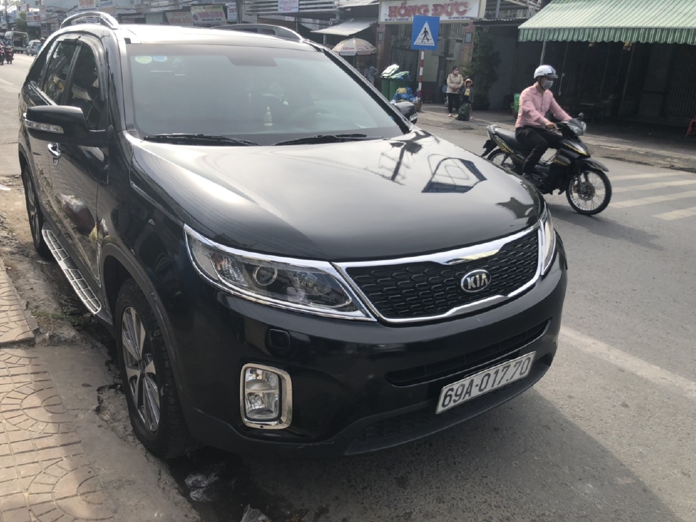 Bán Kia New Sorento GATH 2.4AT màu đen VIP máy xăng số tự động sản xuất 2015 bản full options