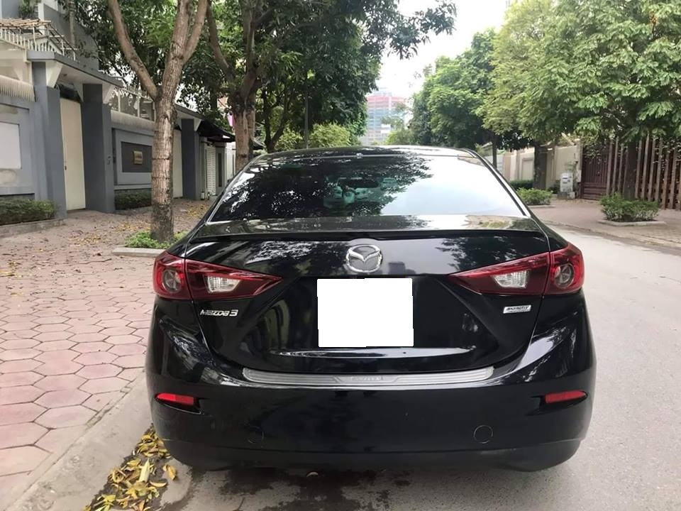 kẹt tiền bán Mazda3, sản xuất 2017, số tự động, màu đen, gia đình ít dùng