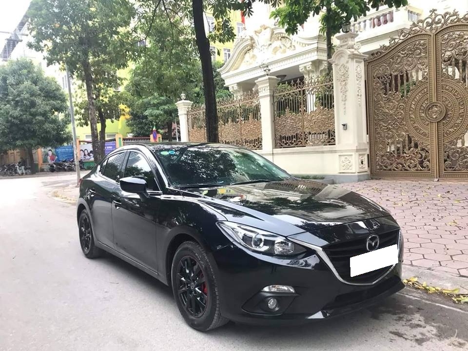 kẹt tiền bán Mazda3, sản xuất 2017, số tự động, màu đen, gia đình ít dùng