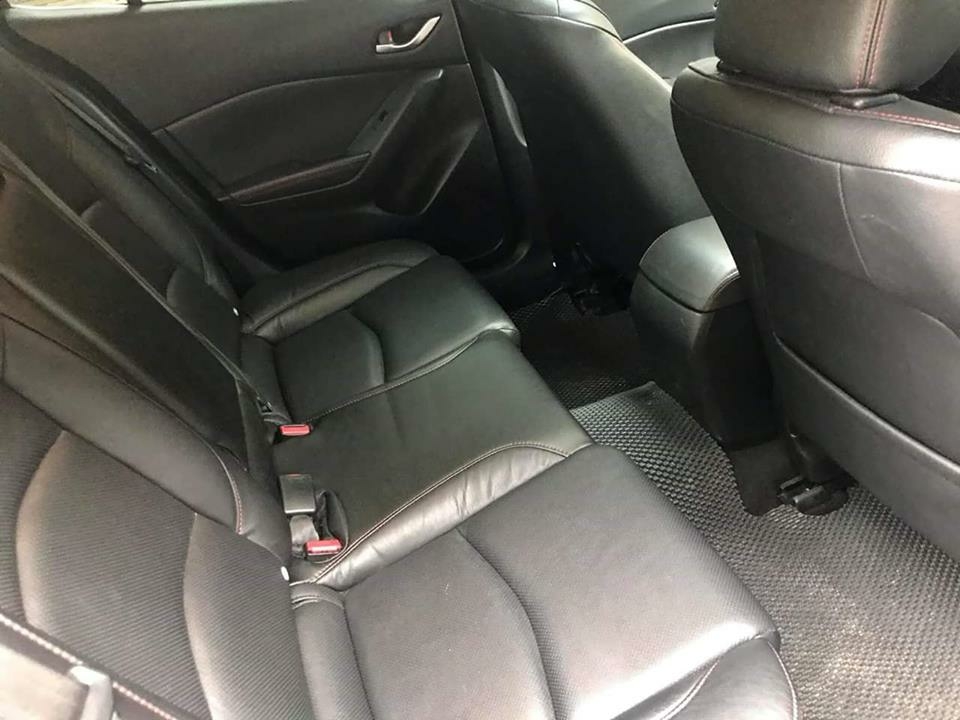 kẹt tiền bán Mazda3, sản xuất 2017, số tự động, màu đen, gia đình ít dùng