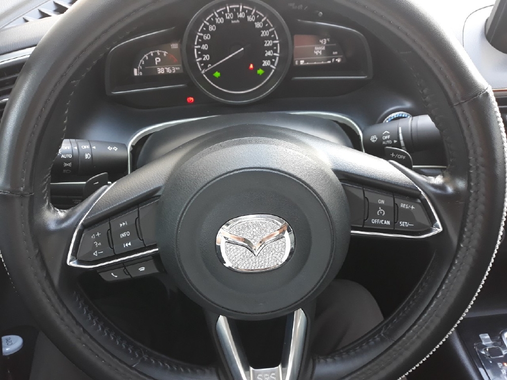 Bán Mazda 3 1.5AT sedan 2017 facelift, màu xanh, giá TL, hổ trợ góp