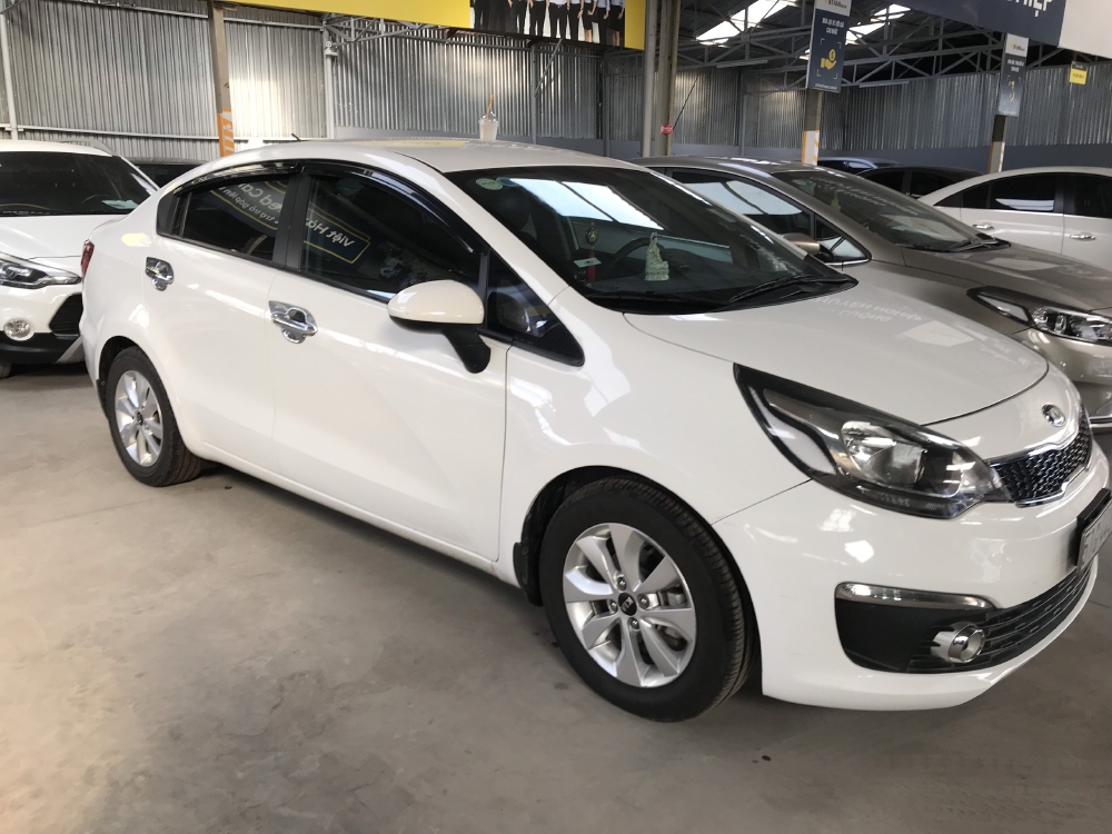 Bán Kia Rio 1.4MT sedan màu trắng số sàn nhập Hàn Quốc 2017 biển SG đi 51000km