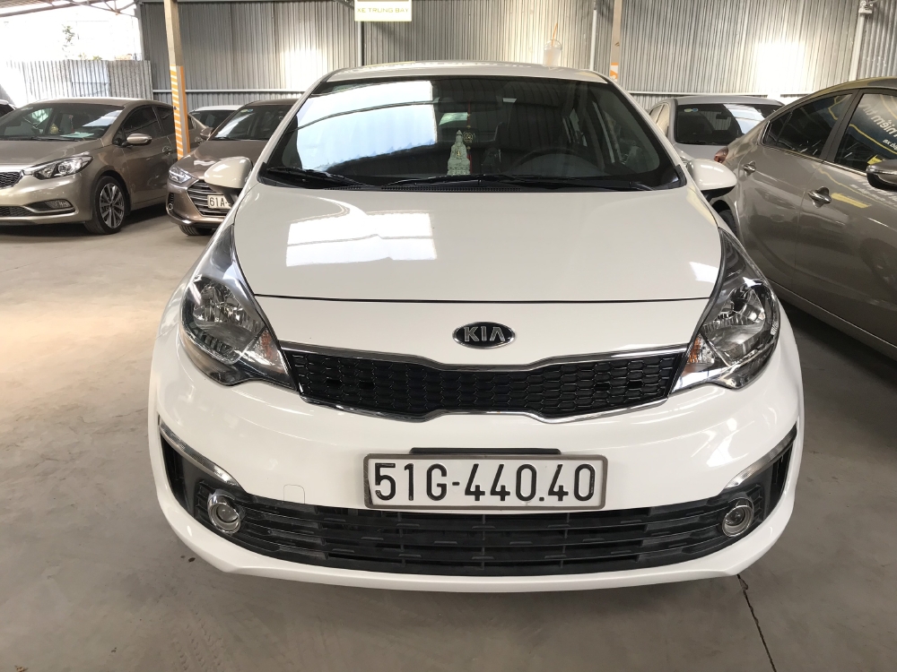 Bán Kia Rio 1.4MT sedan màu trắng số sàn nhập Hàn Quốc 2017 biển SG đi 51000km