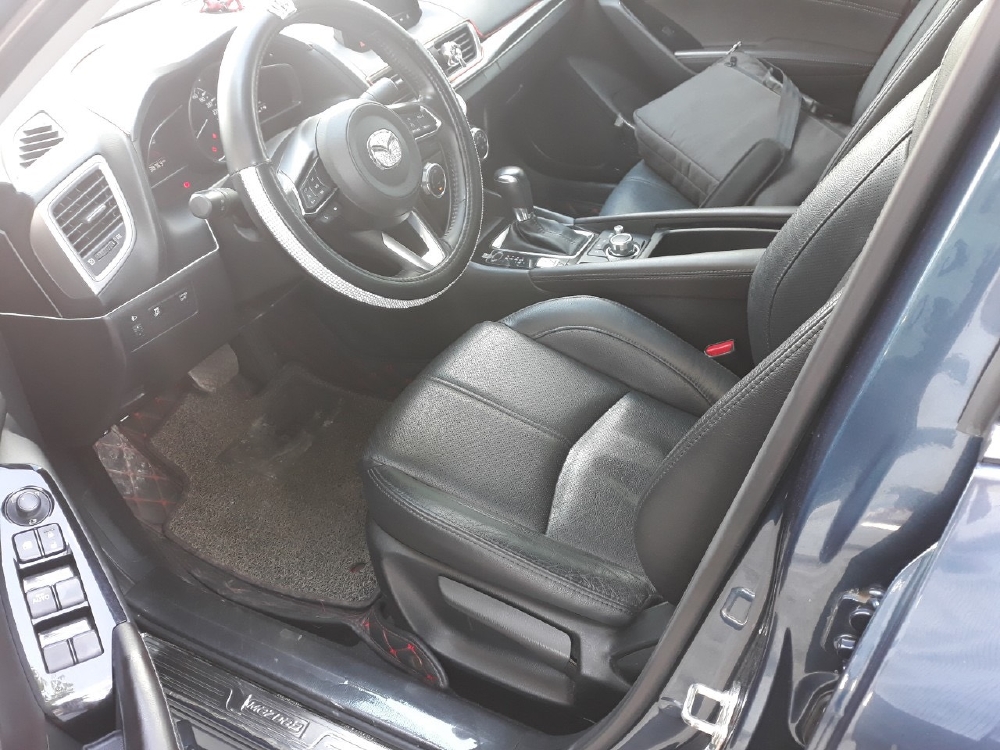 Bán Mazda 3 1.5AT sedan 2017 facelift, màu xanh, giá TL, hổ trợ góp