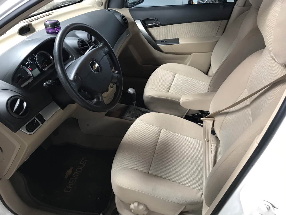 Bán Chevrolet Aveo LTZ 1.5AT màu trắng số tự động sản xuất 2016 biển Đồng Nai 1 chủ đi 32000km
