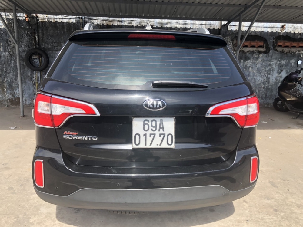 Bán Kia New Sorento GATH 2.4AT màu đen VIP máy xăng số tự động sản xuất 2015 bản full options