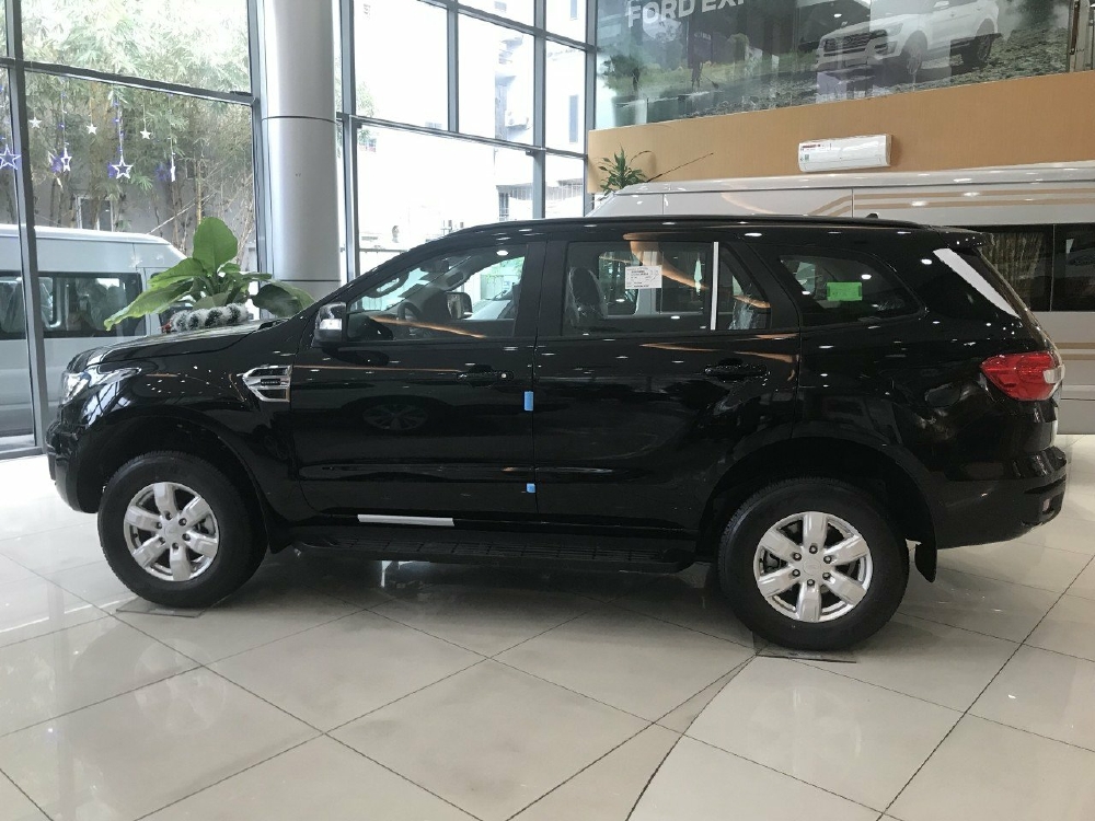 Cần bán xe Ford Everest Ambiante 2019 Màu Đen  trả góp giá tốt tại  Vĩnh Phúc-Phú Thọ