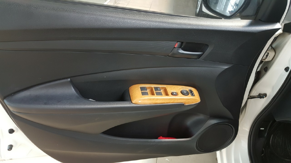 Bán Honda City 1.5MT màu trắng số sàn sản xuất 2013 / 2014 một đời chủ